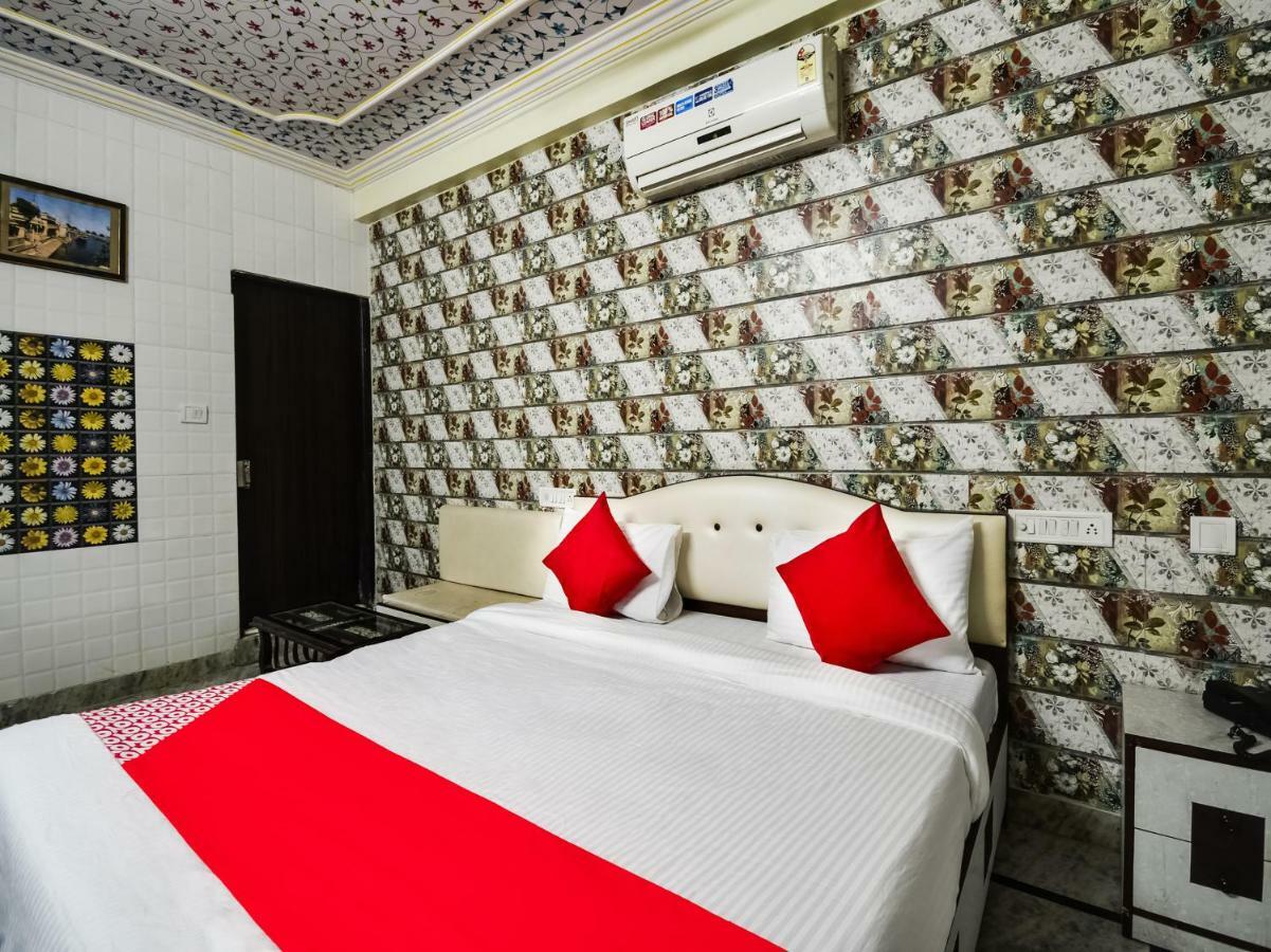 Oyo 48665 Kesar Palace Amer Exterior photo